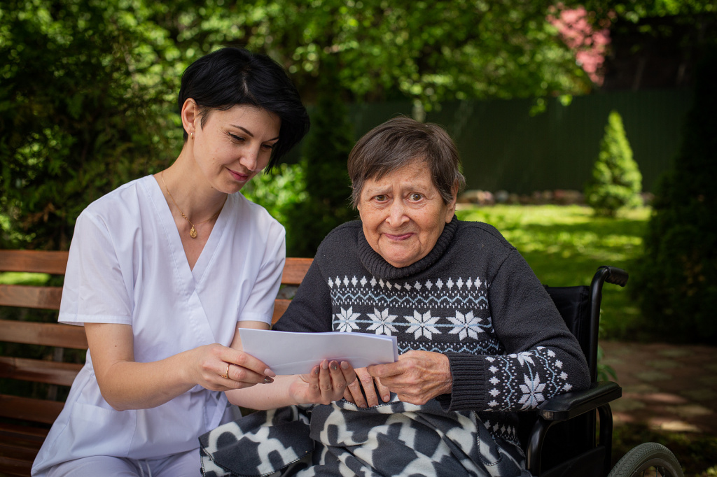 Деменция и Альцгеймер: в чем отличие? Подробный разбор понятий, диагностики и подходов к лечению